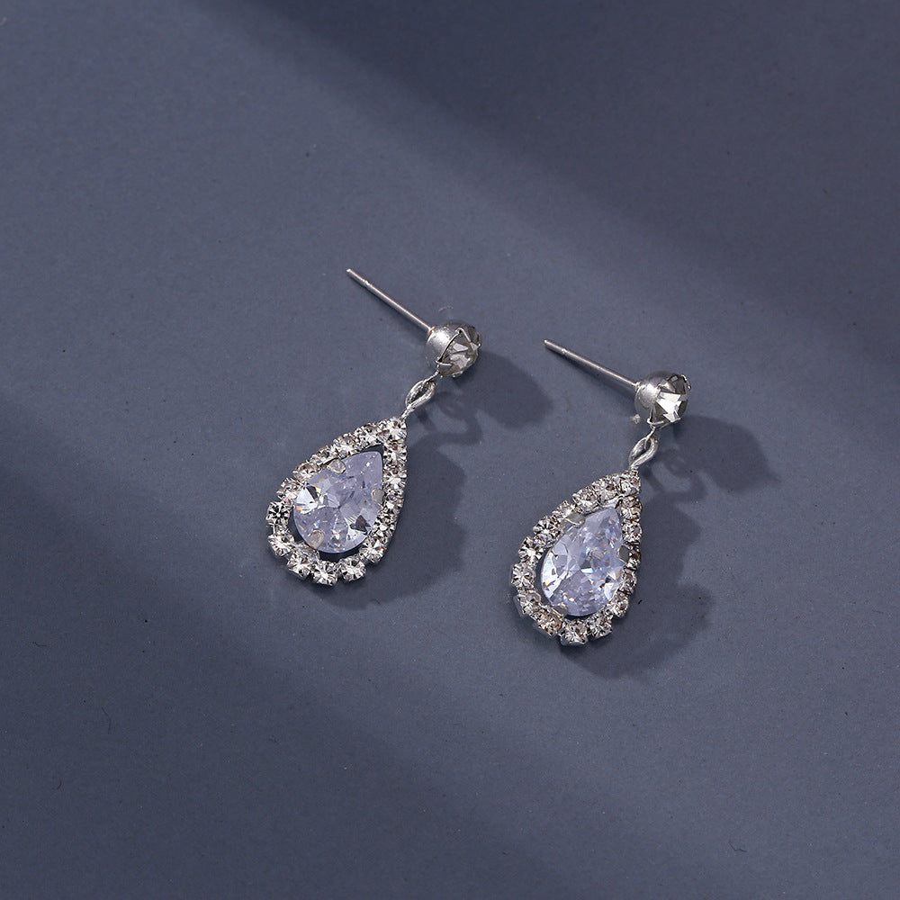 New Water Drop Diamond Stud Earrings Fashionable Temperament Tear Stud Earrings Personalized And Simple Earrings Women Silver Stud Earrings Eardrops