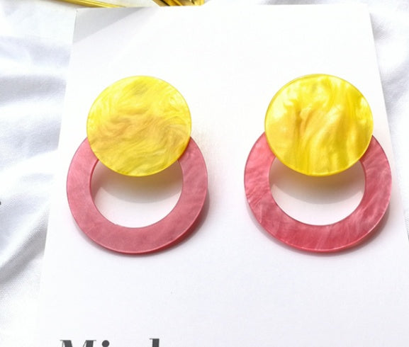 Acrylic stud circle earrings